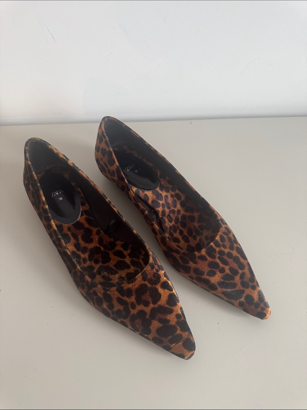 Zara animal print pointy toe flats 38